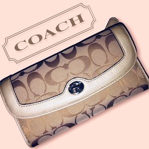 Coach Wallet/Checkbook Holder Sig Jacquard Classic